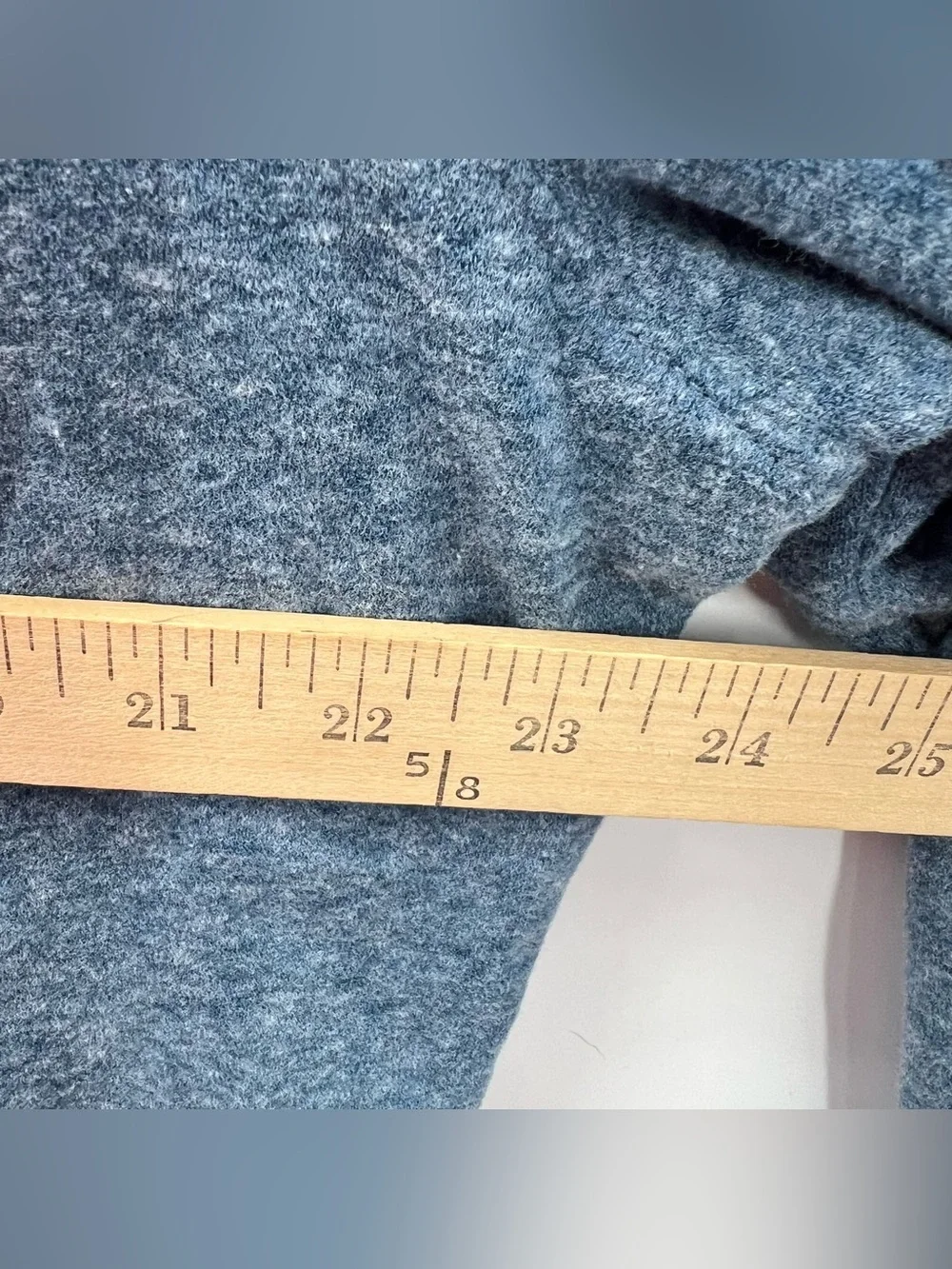222 J. Crew Men's Heathered Slate Blue Crewneck Sweater